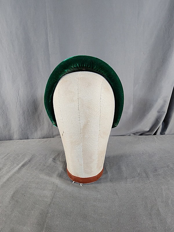 Vintage c1960 Rare Green Velvet Cap by Nina Ricci (1 of 8)