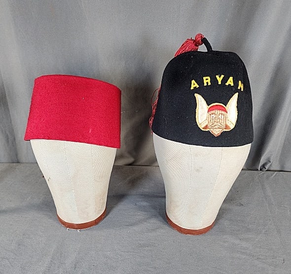 2 Vintage Mens Fez Hats (1 of 14)