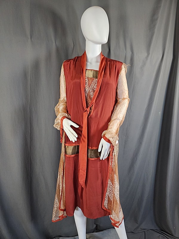Antique c1920 Ladies Drop Waist Dress (1 of 10)
