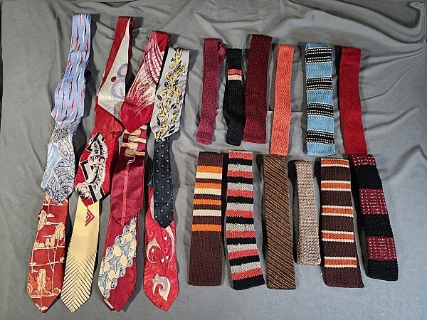 23 Vintage Mens Ties - Silk and Knit (1 of 9)