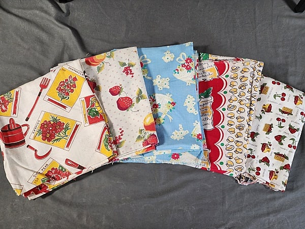 5 Vintage Flower and Fruit Themed Feedsacks (1 of 18)