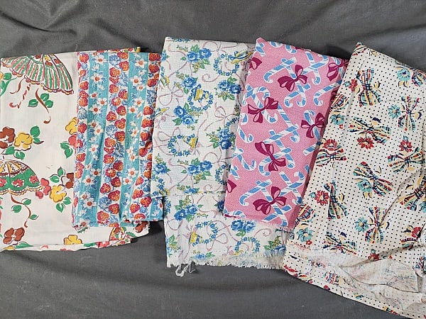5 Vintage Bow Themed Printed Feedsacks (1 of 13)