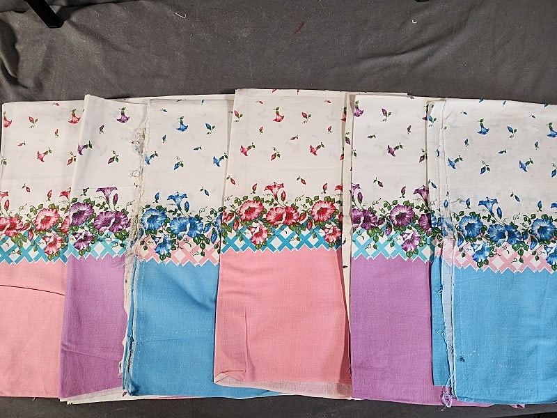 Group of 6 Vintage Printed Feedsacks - Borders (1 of 11)