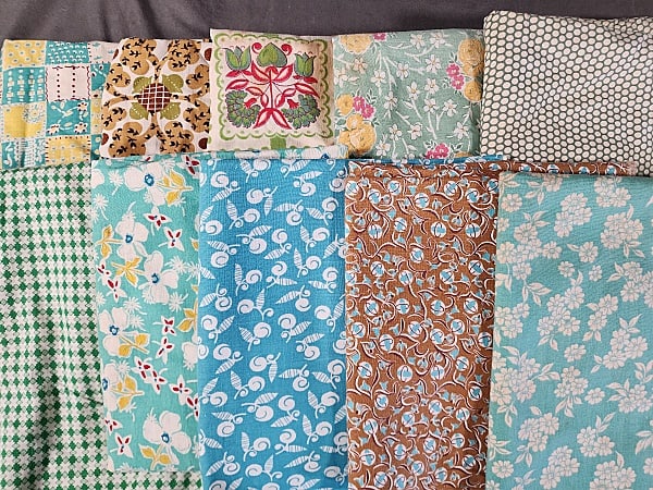 Group of 10 Vintage Printed Feedsacks-Patterns and more (1 of 18)