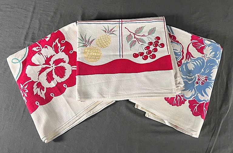 3 Vintage Cotton and Linen Red & Blue Printed Tablecloths (1 of 20)