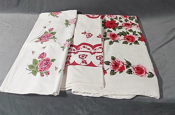 Vintage Printed Tablecloths-Roses (1 of 12)