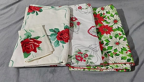 3 Vintage Printed Tablecloths-Poinsettia and Roses (1 of 12)