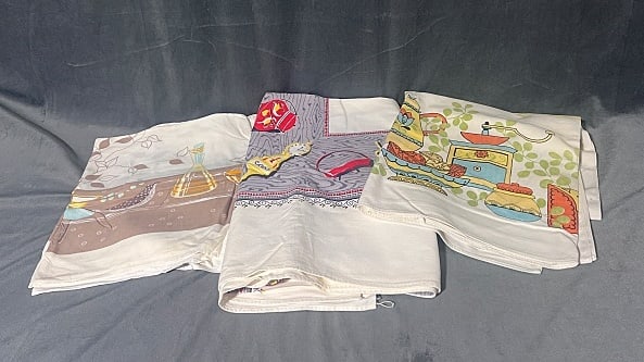 3 Vintage Printed Tablecloths - Kitchen Theme (1 of 20)