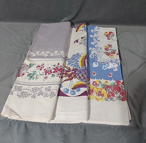 3 Vintage Printed Tablecloths-Fruit (1 of 17)