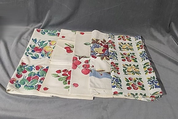 5 Vintage Printed Tablecloths- Berries (1 of 19)