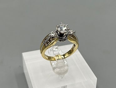 Vintage c1980 18K Diamond Ring