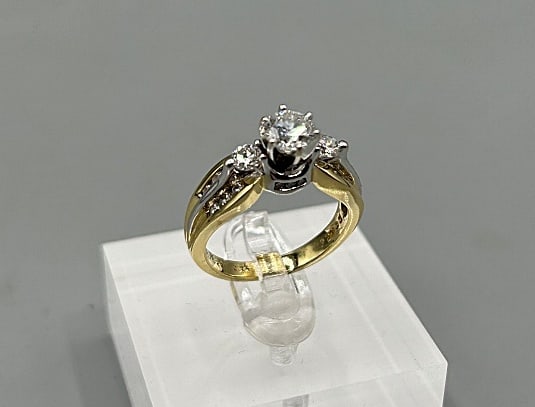 Vintage c1980 18K Diamond Ring (1 of 11)