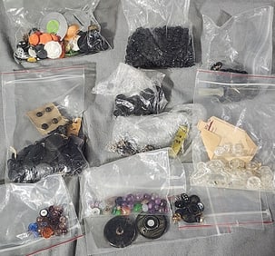 810 Vintage and Antique Buttons