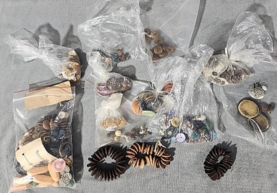 410 Vintage and Antique Buttons