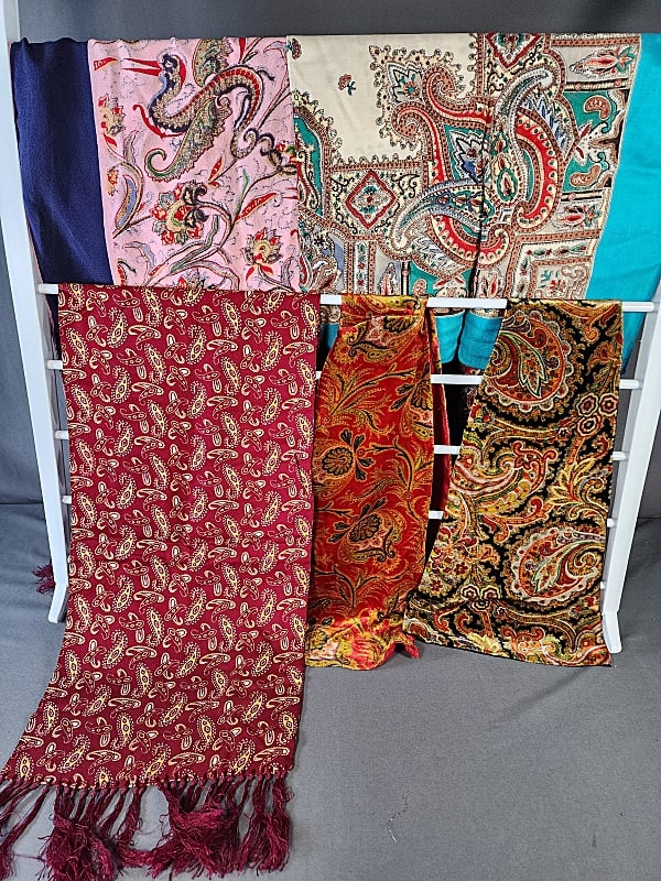 5 Vintage Paisley Scarves and more (1 of 14)