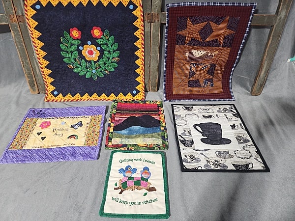 6 Contemporary Art Quilts: Group of 6 Mini Contemporary Art Quilts. The group includes 6 contemporary art quilts from the collection of Bobbie Aug. Featuring 1 small machine embroidered wall hanging with 2 quilting blue birds a