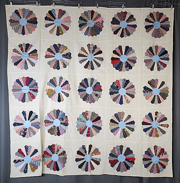 Vintage Dresden Plate Summer Quilt - Maine (1 of 10)
