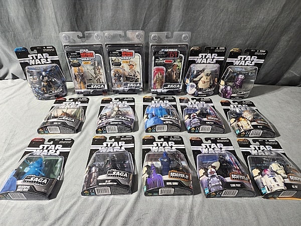 16 Star Wars Saga Collection and Episode III (1 of 13)