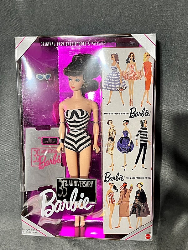 35th Anniversary Barbie 1959 Repro - Brunette Ponytail (1 of 5)