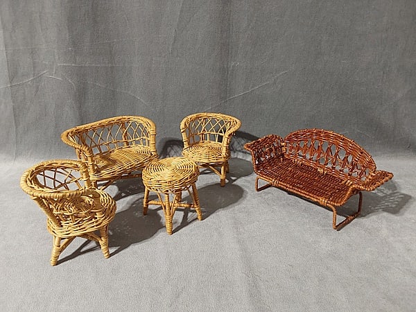 Wicker Doll Furniture (1 of 13)