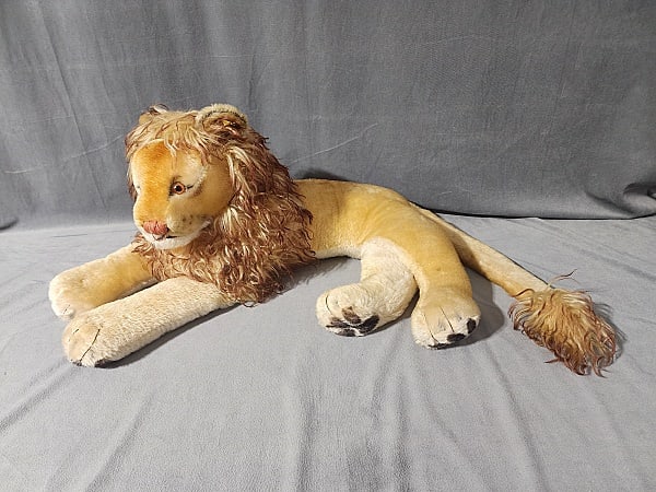 Vintage Steiff Laying Down Leo Lion Vintage Steiff Laying Down Leo Lion