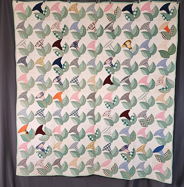 Vintage c1930s Trumpet Flower Quilt (1 of 8)