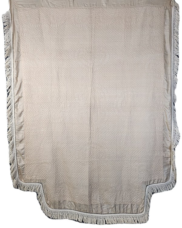 Antique Ecru Silk Quilt - 4 Post Bed (1 of 12)