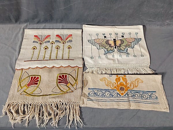 Vintage Arts and Crafts Embroidered Runners and Towels (1 of 12)