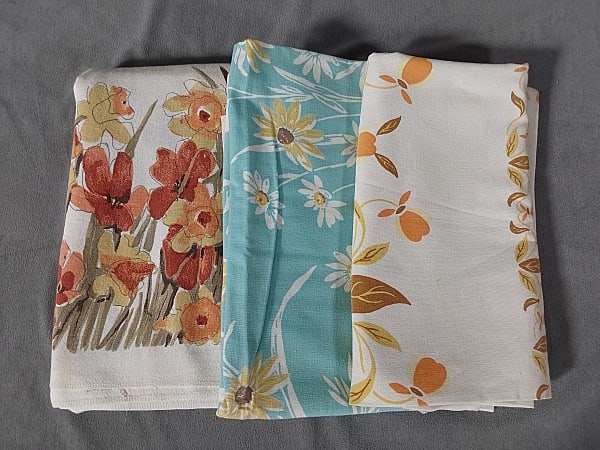 3 Vintage Printed Cotton Tablecloths - Gold Flowers (1 of 20)