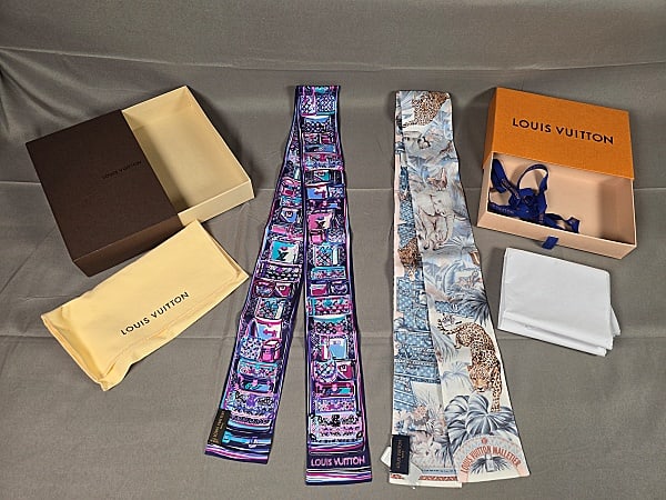 2 Louis Vuitton Bandeau Silk Scarfs in Boxes (1 of 15)