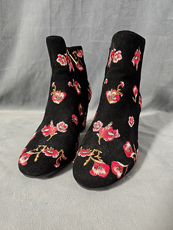Karl Lagerfeld Black Suede Embroidered Boots: Karl Lagerfeld Black Suede Embroidered short Boots with 2.5" heel, size 6.5. In very good condition. If you have any doubt, please ask questions! We will provide extra pictures, or can schedule an in 