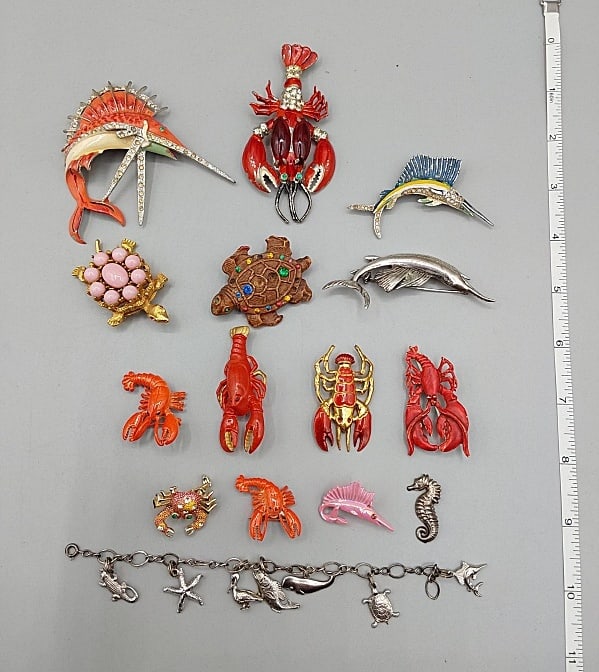 Lot of Vintage Sea Life Themed Brooches (1 of 12)