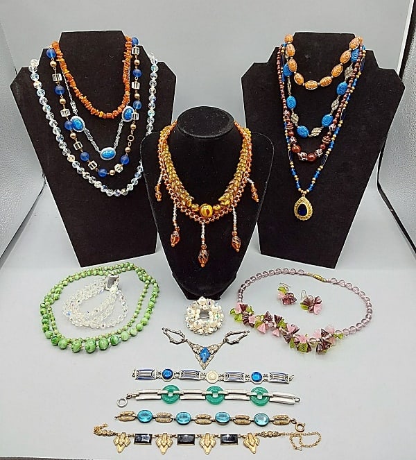 Lot of Vintage Beaded Jewelry and More (1 of 16)