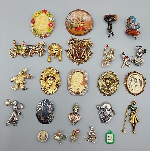 23 c1940-80 Figural Themed Brooches (1 of 14)