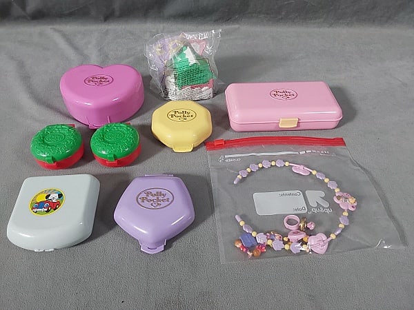 Polly Pocket Dolls and Sets (1 of 20)