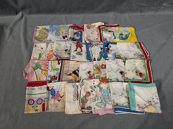 26 Vintage Children's Novelty Printed Hankies (1 of 8)