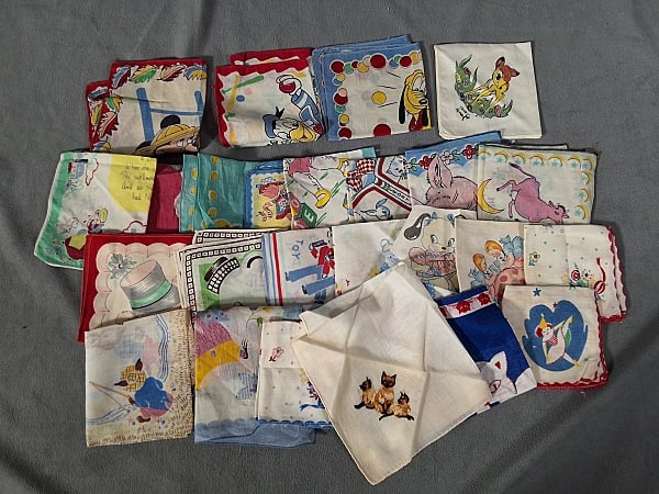 25 Vintage Children's Novelty Printed Hankies (1 of 7)
