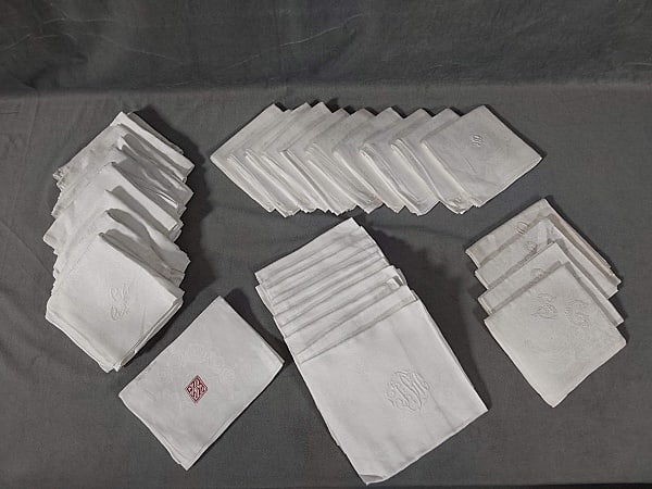 4 Sets of Antique Damask Napkins (1 of 19)