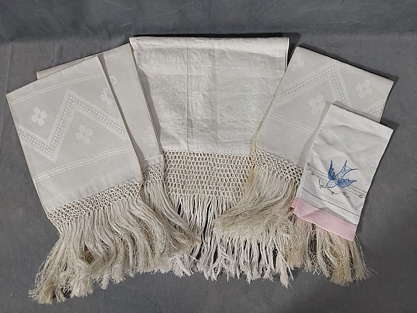 Lot of Antique/Vintage Linen Towels (1 of 17)