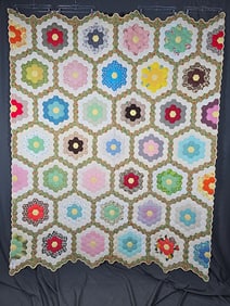 Vintage c1960 Grandmothers Flower Garden Quilt