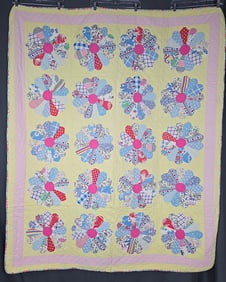 Vintage c1940 Dresden Plate Quilt
