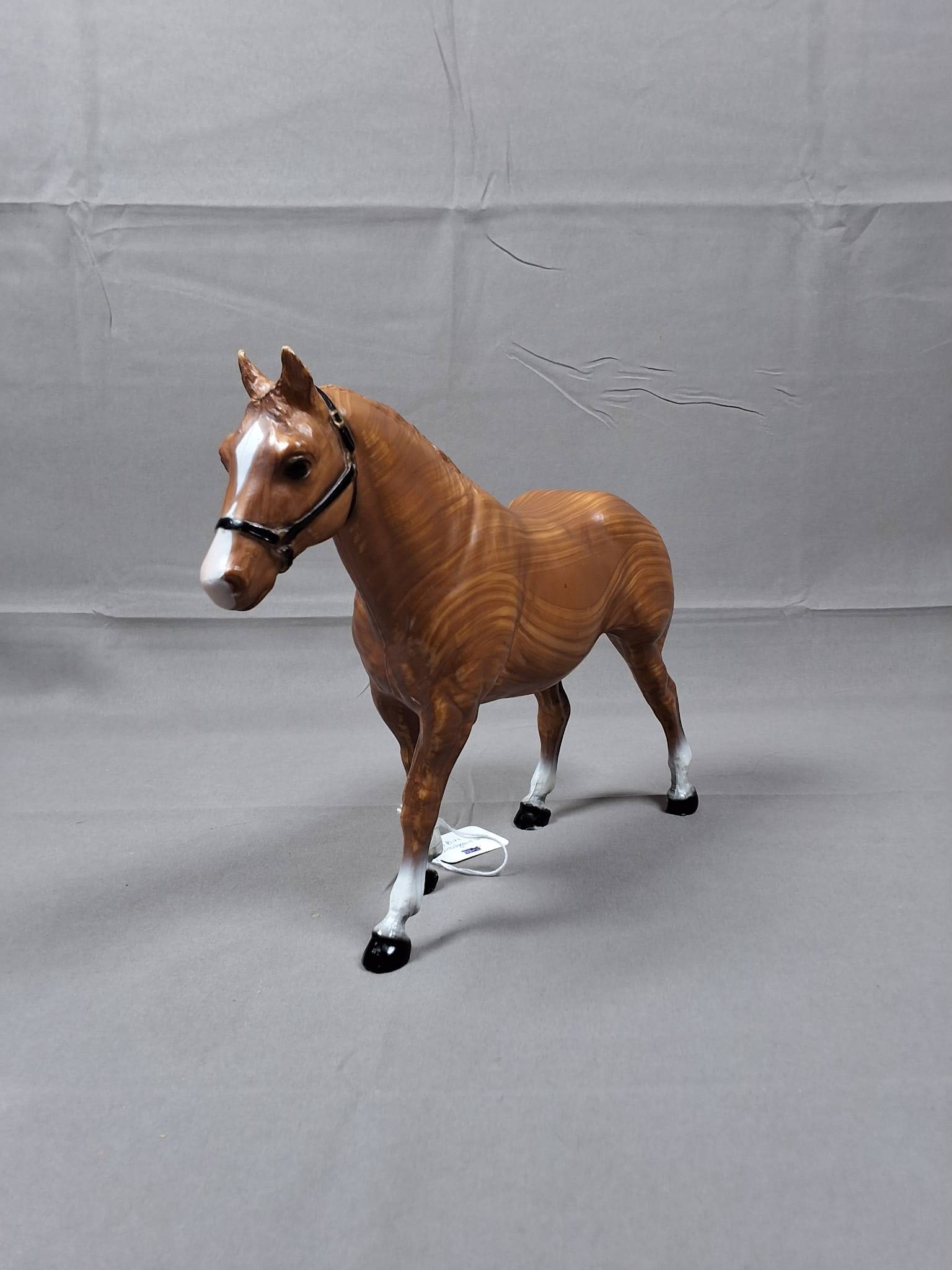 Breyer Two Bits QH Gelding Matte Woodgrain #999 (1 of 9)
