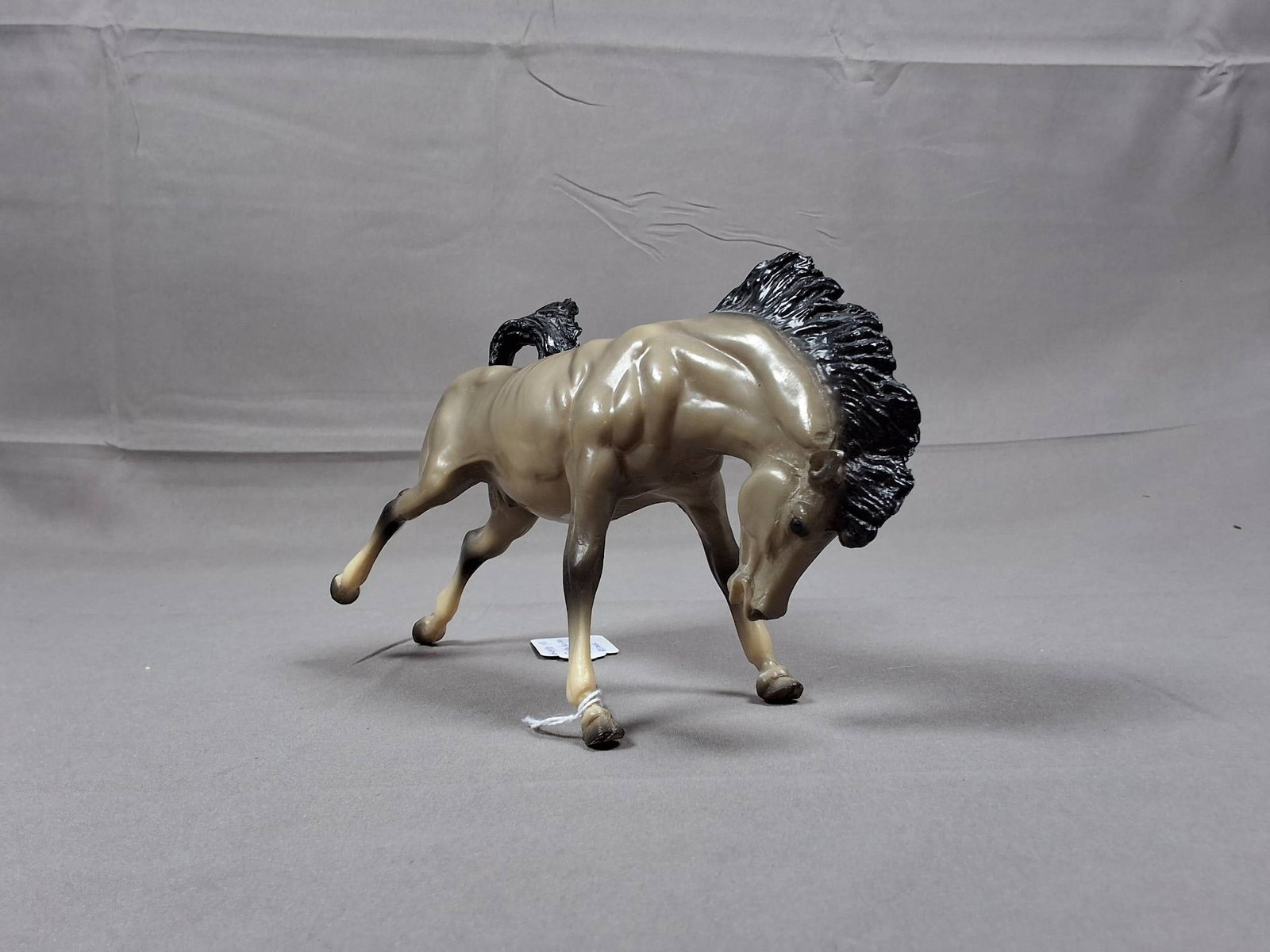 Breyer Classic Bucking Bronco Bentley Sales 1988 #414190: Breyer Classic 1988 Bentley Sales bucking bronco #414190 in grey with four white socks and grey mane and tail. The model has a small rub on the right shoulder as noted. Limited edition with only 400 p