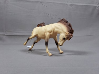 Breyer Classic 1988 Red Roan Bucking Bronco #411190