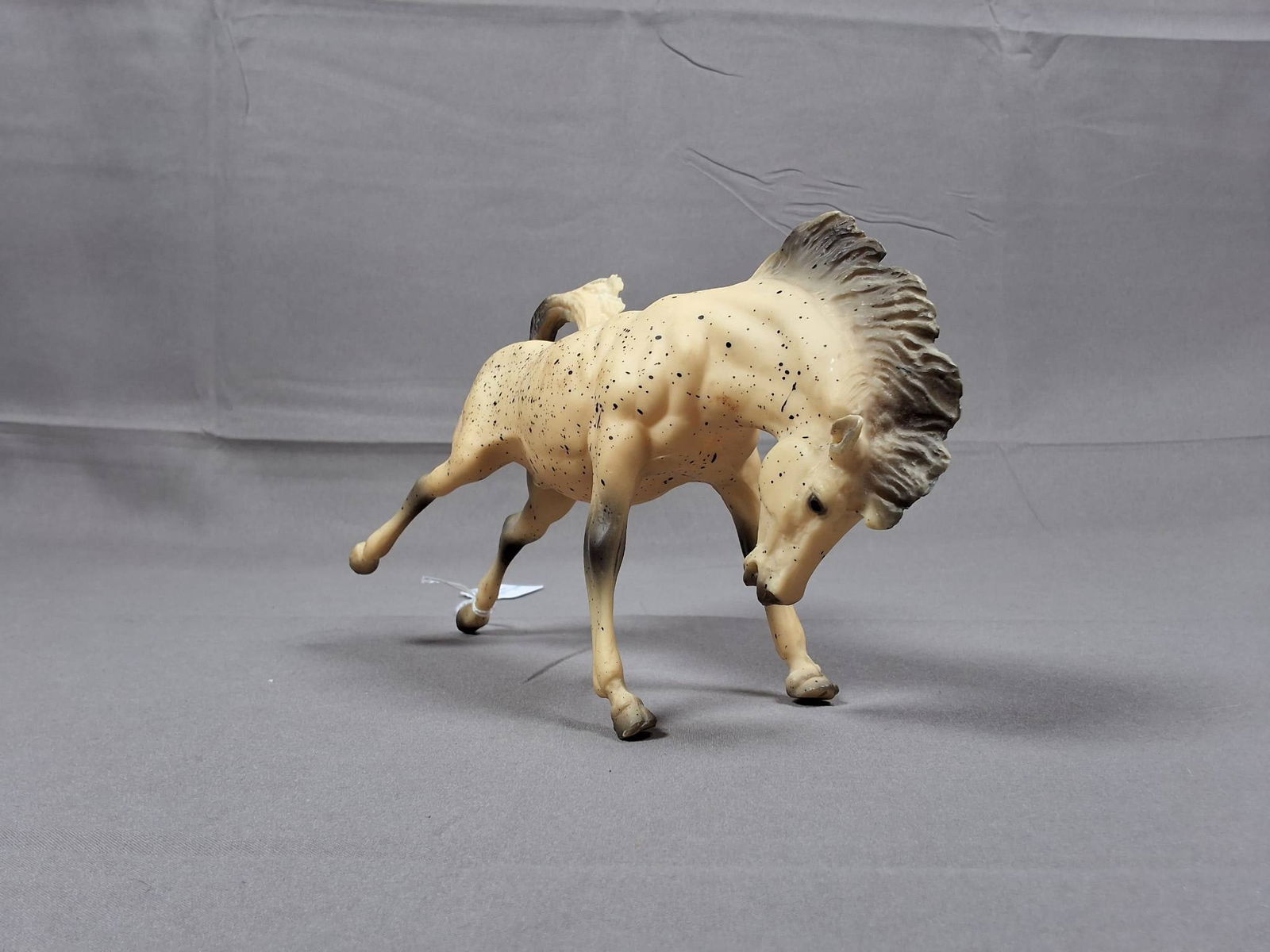 Breyer Classic 1988 Bentley Sales Leopard Appy Bucking Bronco #413190: Breyer Classic 1988 Bentley Sales Leopard Appaloosa Bucking Bronco model #413190. Limited edition of only 400 made. Features semi-grey mane and tail, grey knees, and a spotted pattern. The model has y