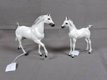 Hartland 7 inch Pearly White Tennessee Walking Horse Stallion & Foal