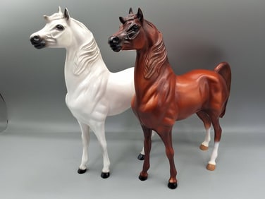 2 Hartland 9 inch Arabian Stallions - Glossy White and Chestnut