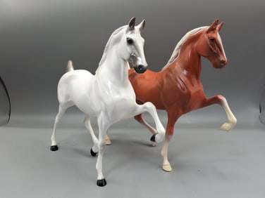 2 Hartland 9 inch Saddlebred Horses - White and Palomino