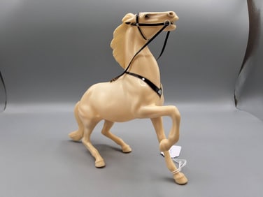 Hartland 9.5 inch White Semi-Rearing Lone Ranger Horse ?
