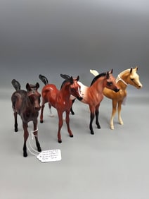 4 Hartland 9 inch Weanling Foals